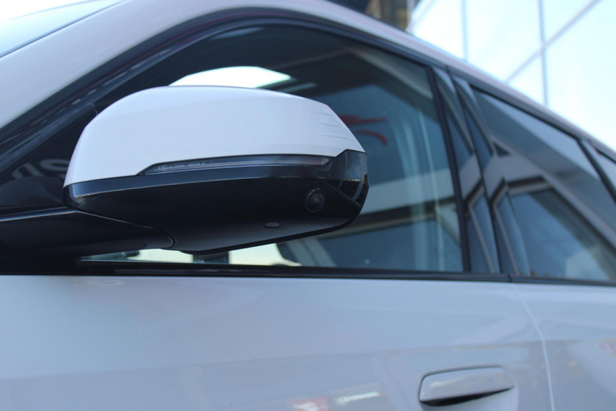BMW X1 xDrive30e M-SPORT | PANORAMISCH SCHUIF/KANTEL DAK | ELEKTRISCH WEGKLAPBARE TREKHAAK | HARMAN/KARDON AUDIO SYSTEM | ALARMINSTALLATIE | ELEKTRISCH BEDIENBARE VOORSTOELEN MET GEHEUGENFUNCTIE "ACTIEVE ZITPLAATSEN" | STOEL VERWARMING | DRIVING ASSISTANT PROFESSIONAL MET O.A. ACTIVE LANE ASSIST | HARMAN HARDON AUDIO SYSTEM | SHADOW LINE | INNOVATION PAKKET MET O.A. 3D VIEW CAMERA'S, ADAPTIEVE LED KOPLAMPEN, HEAD UP DISPLAY, BMW LIVE PROFFESIONAL DASHBOARD, DRAADLOZE TELEFOONLADER | NAVIGATIE | DRAADLOZE APPLE CARPLAY/ANDROID AUTO | DAB+ RADIO | ELEKTRISCH BEDIENBARE ACHTERKL