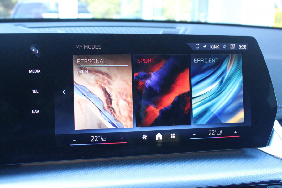BMW X1 xDrive30e M-SPORT | PANORAMISCH SCHUIF/KANTEL DAK | ELEKTRISCH WEGKLAPBARE TREKHAAK | HARMAN/KARDON AUDIO SYSTEM | ALARMINSTALLATIE | ELEKTRISCH BEDIENBARE VOORSTOELEN MET GEHEUGENFUNCTIE "ACTIEVE ZITPLAATSEN" | STOEL VERWARMING | DRIVING ASSISTANT PROFESSIONAL MET O.A. ACTIVE LANE ASSIST | HARMAN HARDON AUDIO SYSTEM | SHADOW LINE | INNOVATION PAKKET MET O.A. 3D VIEW CAMERA'S, ADAPTIEVE LED KOPLAMPEN, HEAD UP DISPLAY, BMW LIVE PROFFESIONAL DASHBOARD, DRAADLOZE TELEFOONLADER | NAVIGATIE | DRAADLOZE APPLE CARPLAY/ANDROID AUTO | DAB+ RADIO | ELEKTRISCH BEDIENBARE ACHTERKL