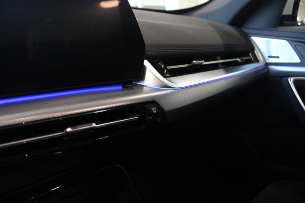 BMW X1 xDrive30e M-SPORT | PANORAMISCH SCHUIF/KANTEL DAK | ELEKTRISCH WEGKLAPBARE TREKHAAK | HARMAN/KARDON AUDIO SYSTEM | ALARMINSTALLATIE | ELEKTRISCH BEDIENBARE VOORSTOELEN MET GEHEUGENFUNCTIE "ACTIEVE ZITPLAATSEN" | STOEL VERWARMING | DRIVING ASSISTANT PROFESSIONAL MET O.A. ACTIVE LANE ASSIST | HARMAN HARDON AUDIO SYSTEM | SHADOW LINE | INNOVATION PAKKET MET O.A. 3D VIEW CAMERA'S, ADAPTIEVE LED KOPLAMPEN, HEAD UP DISPLAY, BMW LIVE PROFFESIONAL DASHBOARD, DRAADLOZE TELEFOONLADER | NAVIGATIE | DRAADLOZE APPLE CARPLAY/ANDROID AUTO | DAB+ RADIO | ELEKTRISCH BEDIENBARE ACHTERKL
