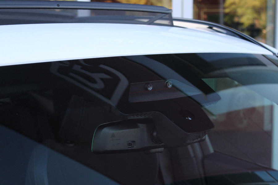 BMW X1 xDrive30e M-SPORT | PANORAMISCH SCHUIF/KANTEL DAK | ELEKTRISCH WEGKLAPBARE TREKHAAK | HARMAN/KARDON AUDIO SYSTEM | ALARMINSTALLATIE | ELEKTRISCH BEDIENBARE VOORSTOELEN MET GEHEUGENFUNCTIE "ACTIEVE ZITPLAATSEN" | STOEL VERWARMING | DRIVING ASSISTANT PROFESSIONAL MET O.A. ACTIVE LANE ASSIST | HARMAN HARDON AUDIO SYSTEM | SHADOW LINE | INNOVATION PAKKET MET O.A. 3D VIEW CAMERA'S, ADAPTIEVE LED KOPLAMPEN, HEAD UP DISPLAY, BMW LIVE PROFFESIONAL DASHBOARD, DRAADLOZE TELEFOONLADER | NAVIGATIE | DRAADLOZE APPLE CARPLAY/ANDROID AUTO | DAB+ RADIO | ELEKTRISCH BEDIENBARE ACHTERKL