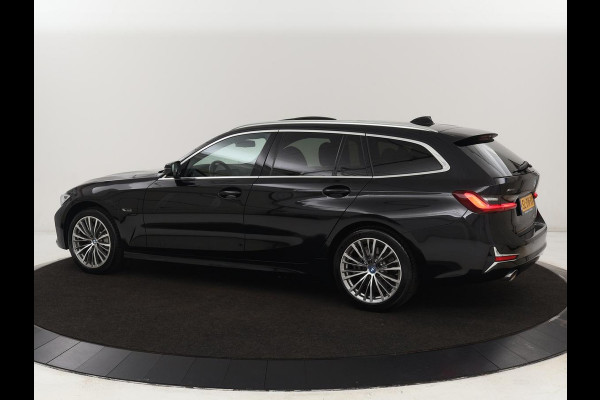 BMW 3-serie 330e xDrive Luxury Line | Panoramadak | Adaptive cruise | Stoelverwarming | Leder | Sportstoelen | Trekhaak | Sfeerverlichting | Live Cockpit | Carplay | Memory | PHEV | Plug In