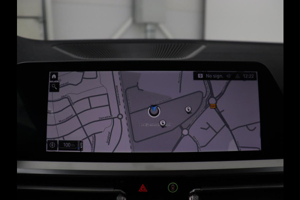 BMW 3-serie 330e xDrive Luxury Line | Panoramadak | Adaptive cruise | Stoelverwarming | Leder | Sportstoelen | Trekhaak | Sfeerverlichting | Live Cockpit | Carplay | Memory | PHEV | Plug In