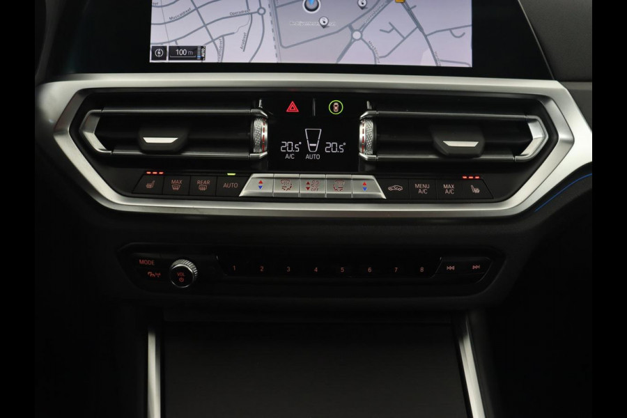 BMW 3-serie 330e xDrive Luxury Line | Panoramadak | Adaptive cruise | Stoelverwarming | Leder | Sportstoelen | Trekhaak | Sfeerverlichting | Live Cockpit | Carplay | Memory | PHEV | Plug In