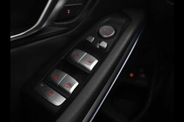 BMW 3-serie 330e xDrive Luxury Line | Panoramadak | Adaptive cruise | Stoelverwarming | Leder | Sportstoelen | Trekhaak | Sfeerverlichting | Live Cockpit | Carplay | Memory | PHEV | Plug In