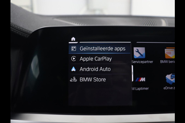 BMW 3-serie 330e xDrive Luxury Line | Panoramadak | Adaptive cruise | Stoelverwarming | Leder | Sportstoelen | Trekhaak | Sfeerverlichting | Live Cockpit | Carplay | Memory | PHEV | Plug In