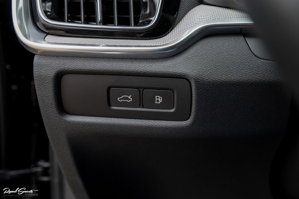 Volvo S60 2.0 Recharge T6 AWD Plus Dark | Long range | Adaptieve cruise | Memory | Nederlandse auto