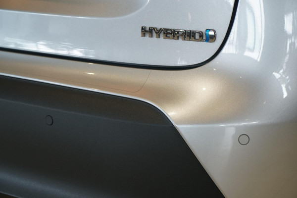 Toyota Yaris Cross 1.5 Hybrid Dynamic + Comfort Pack / TOYOTA GARANTIE / DODEHOEK / STUURVERWARMING