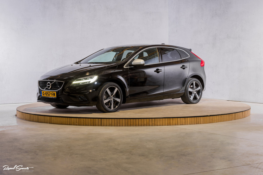 Volvo V40 1.5 T3 Polar+ Sport | R-design | Harman Kardon | Trekhaak.afnb | Keyless | Cruise control |