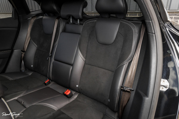 Volvo V40 1.5 T3 Polar+ Sport | R-design | Harman Kardon | Trekhaak.afnb | Keyless | Cruise control |