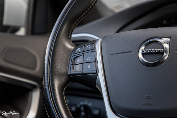 Volvo V40 1.5 T3 Polar+ Sport | R-design | Harman Kardon | Trekhaak.afnb | Keyless | Cruise control |