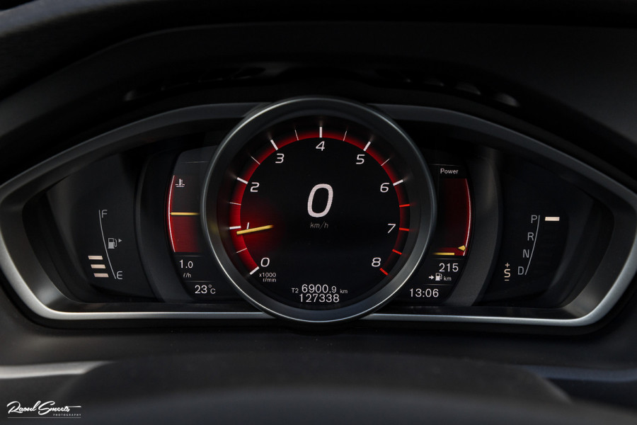 Volvo V40 1.5 T3 Polar+ Sport | R-design | Harman Kardon | Trekhaak.afnb | Keyless | Cruise control |