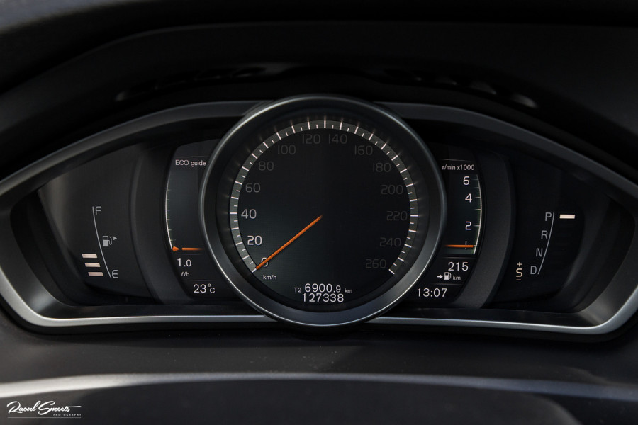 Volvo V40 1.5 T3 Polar+ Sport | R-design | Harman Kardon | Trekhaak.afnb | Keyless | Cruise control |