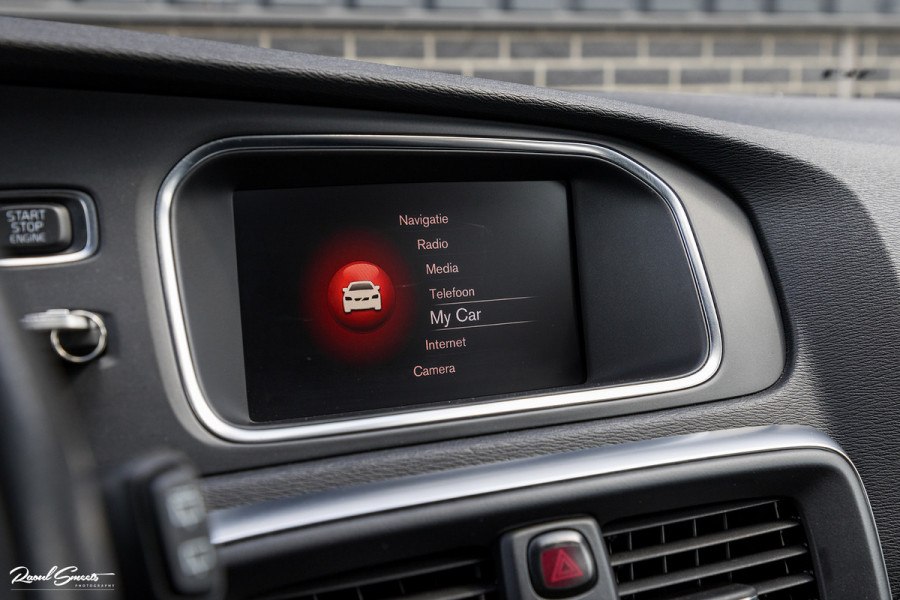 Volvo V40 1.5 T3 Polar+ Sport | R-design | Harman Kardon | Trekhaak.afnb | Keyless | Cruise control |