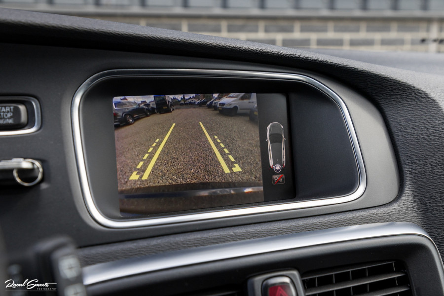 Volvo V40 1.5 T3 Polar+ Sport | R-design | Harman Kardon | Trekhaak.afnb | Keyless | Cruise control |