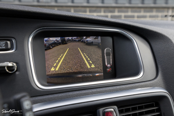 Volvo V40 1.5 T3 Polar+ Sport | R-design | Harman Kardon | Trekhaak.afnb | Keyless | Cruise control |