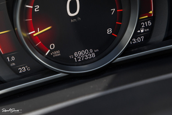 Volvo V40 1.5 T3 Polar+ Sport | R-design | Harman Kardon | Trekhaak.afnb | Keyless | Cruise control |