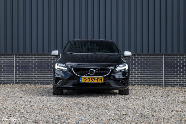 Volvo V40 1.5 T3 Polar+ Sport | R-design | Harman Kardon | Trekhaak.afnb | Keyless | Cruise control |