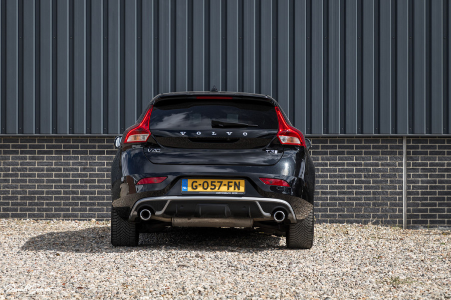 Volvo V40 1.5 T3 Polar+ Sport | R-design | Harman Kardon | Trekhaak.afnb | Keyless | Cruise control |