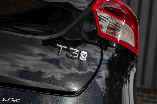 Volvo V40 1.5 T3 Polar+ Sport | R-design | Harman Kardon | Trekhaak.afnb | Keyless | Cruise control |