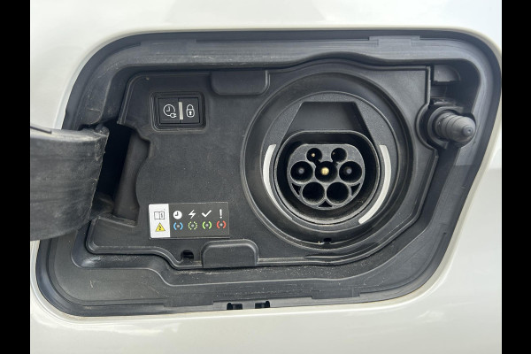 Peugeot 3008 1.6 HYbrid4 | 4x4 300pk GT | Nappaleder | Panoramadak | El.kofferklep | Zeer compleet | Incl. 12 mnd garantie