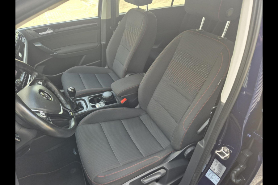 Volkswagen Touran 1.2 TSI Comfortline Adap- Cruise,navigatie,airco,parkeersensoren,