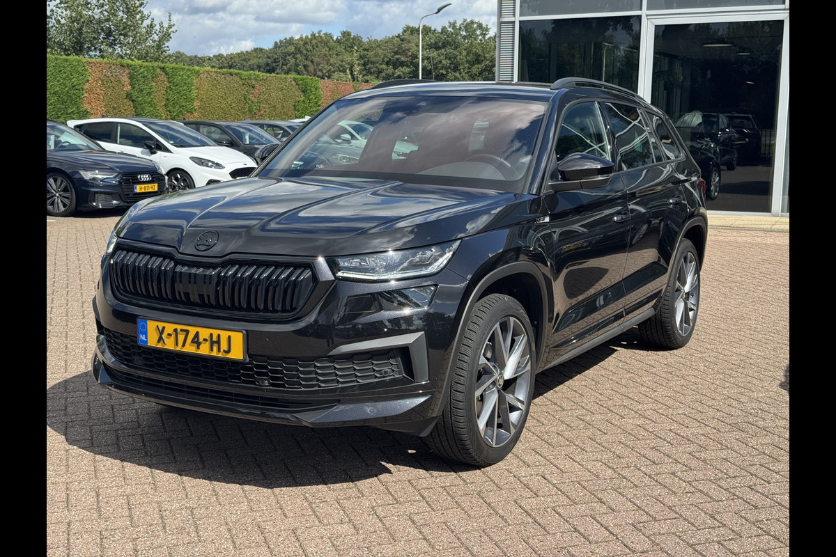 Škoda Kodiaq 1.5 TSI Sportline Business / Trekhaak / Camera / 20'' / Keyless / Navigatie / Matrix LED / DAB / Stoelverwarming / Cruise Control Škoda Kodiaq 1.5 TSI Sportline Business / Trekhaak / Camera / 20'' / Keyless / Navigatie / Matrix LED / DAB / Stoelverwarming / Cruise Control