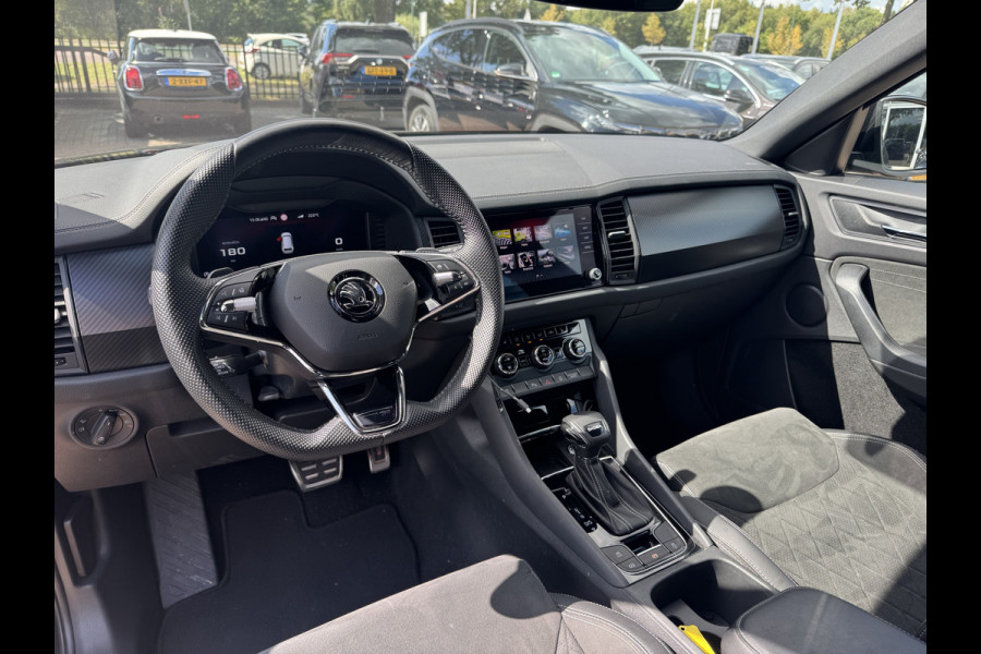 Škoda Kodiaq 1.5 TSI Sportline Business / Trekhaak / Camera / 20'' / Keyless / Navigatie / Matrix LED / DAB / Stoelverwarming / Cruise Control