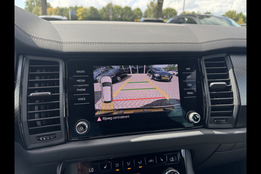 Škoda Kodiaq 1.5 TSI Sportline Business / Trekhaak / Camera / 20'' / Keyless / Navigatie / Matrix LED / DAB / Stoelverwarming / Cruise Control