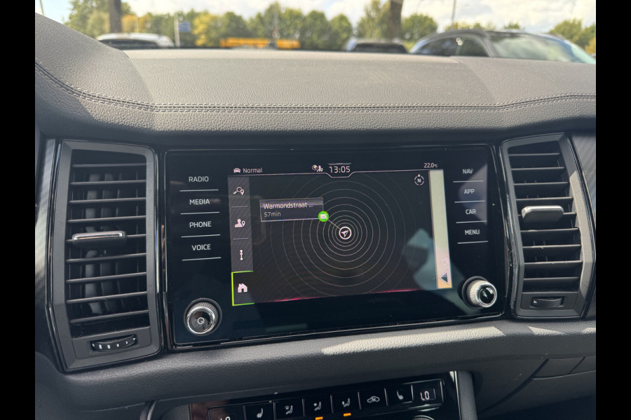 Škoda Kodiaq 1.5 TSI Sportline Business / Trekhaak / Camera / 20'' / Keyless / Navigatie / Matrix LED / DAB / Stoelverwarming / Cruise Control