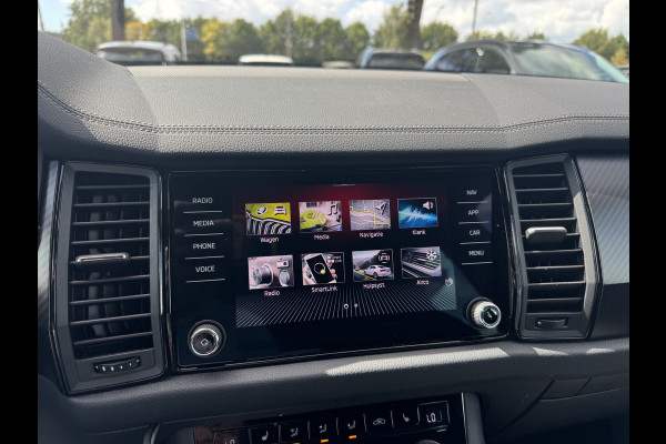 Škoda Kodiaq 1.5 TSI Sportline Business / Trekhaak / Camera / 20'' / Keyless / Navigatie / Matrix LED / DAB / Stoelverwarming / Cruise Control