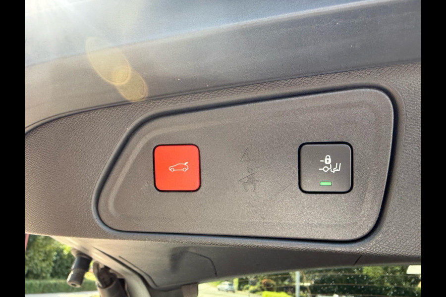 Peugeot 3008 1.6 HYbrid 225 Allure Pack Business 200pk PHEV | Elektrische Achterklep | Stoelverwarming | Dodehoeksensoren