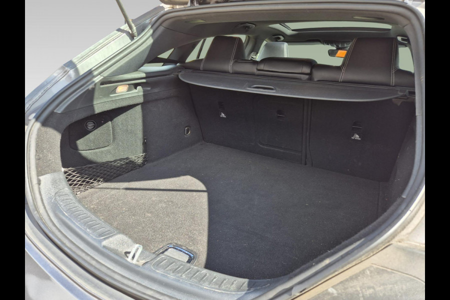 Mercedes-Benz CLA-Klasse Shooting Brake 180 Business Solution | schuifdak | halfleder | navigatie | stoelverwarming | trekhaak wegklapbaar