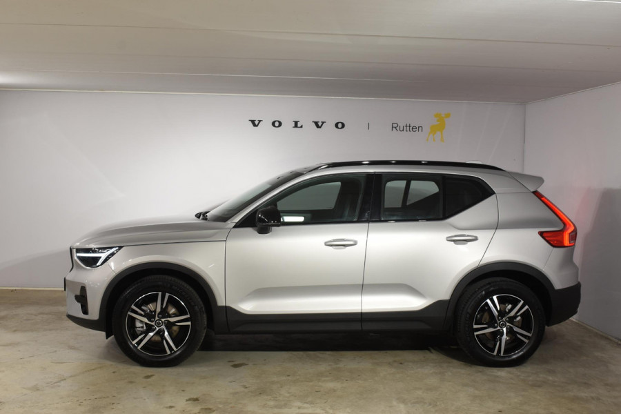 Volvo XC40 B4 211PK Automaat Plus Dark / Navigatie / Harman Kardon / Stuur & Stoelverwarming / LM Velgen / Trekhaak