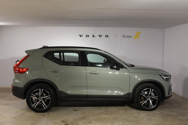Volvo XC40 B4 211PK Automaat Plus Dark / Navigatie / Harman Kardon / Stuur & Stoelverwarming / LM Velgen / Trekhaak
