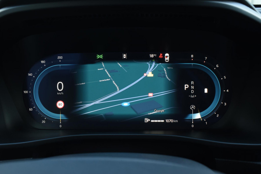 Volvo XC40 B4 211PK Automaat Plus Dark / Navigatie / Harman Kardon / Stuur & Stoelverwarming / LM Velgen / Trekhaak