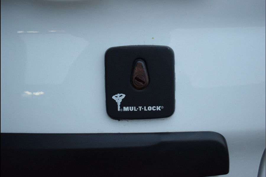 Renault Trafic 2.0 dCi 145 T29 L2H1 Comfort | Aluca inrichting | Achteruitrijcamera | DAB | Hill hold |