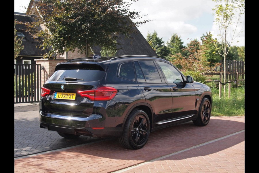 BMW iX3 Executive 80 kWh | Panoramadak | Camera | Apple Carplay | Cruise Control | Leer |