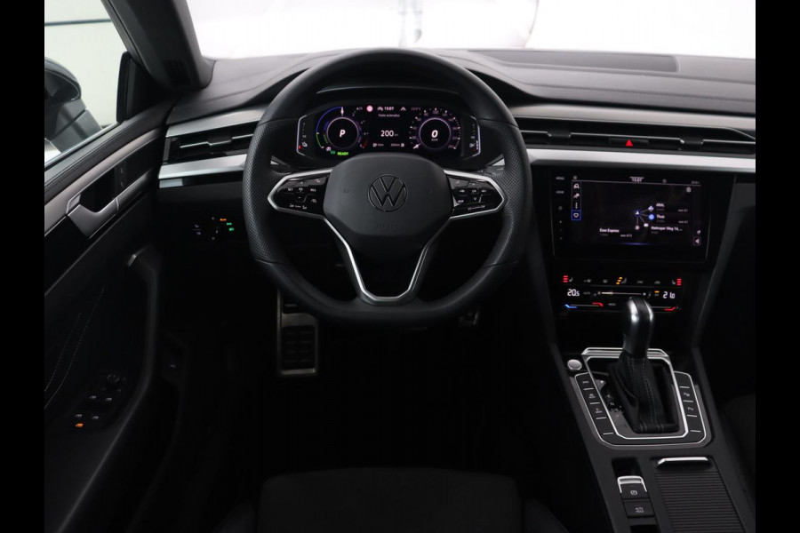 Volkswagen Arteon 1.4 eHybrid R Line | Trekhaak | Leder/Alcantara | Massage | Camera | Adaptive cruise | Achterbankverwarming | Virtual Cockpit | Matrix LED | Carplay | Navigatie | PHEV | Plug In