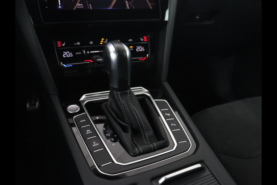 Volkswagen Arteon 1.4 eHybrid R Line | Trekhaak | Leder/Alcantara | Massage | Camera | Adaptive cruise | Achterbankverwarming | Virtual Cockpit | Matrix LED | Carplay | Navigatie | PHEV | Plug In