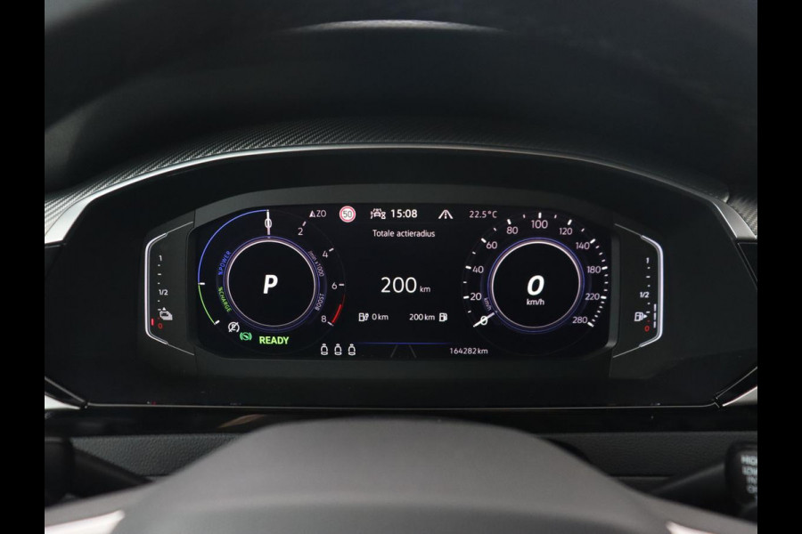 Volkswagen Arteon 1.4 eHybrid R Line | Trekhaak | Leder/Alcantara | Massage | Camera | Adaptive cruise | Achterbankverwarming | Virtual Cockpit | Matrix LED | Carplay | Navigatie | PHEV | Plug In