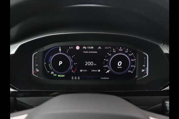 Volkswagen Arteon 1.4 eHybrid R Line | Trekhaak | Leder/Alcantara | Massage | Camera | Adaptive cruise | Achterbankverwarming | Virtual Cockpit | Matrix LED | Carplay | Navigatie | PHEV | Plug In