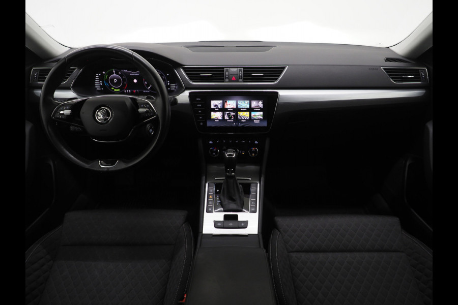 Škoda Superb Combi 1.4 TSI iV 218PK | Trekhaak | Camera | Keyless | Adaptive Cruise | BLIS | DAB | Carplay