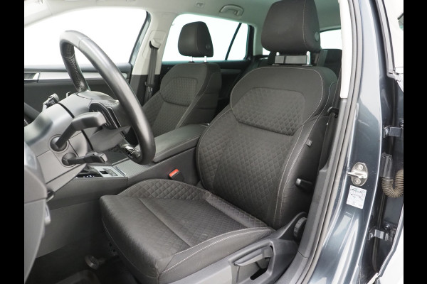 Škoda Superb Combi 1.4 TSI iV 218PK | Trekhaak | Camera | Keyless | Adaptive Cruise | BLIS | DAB | Carplay