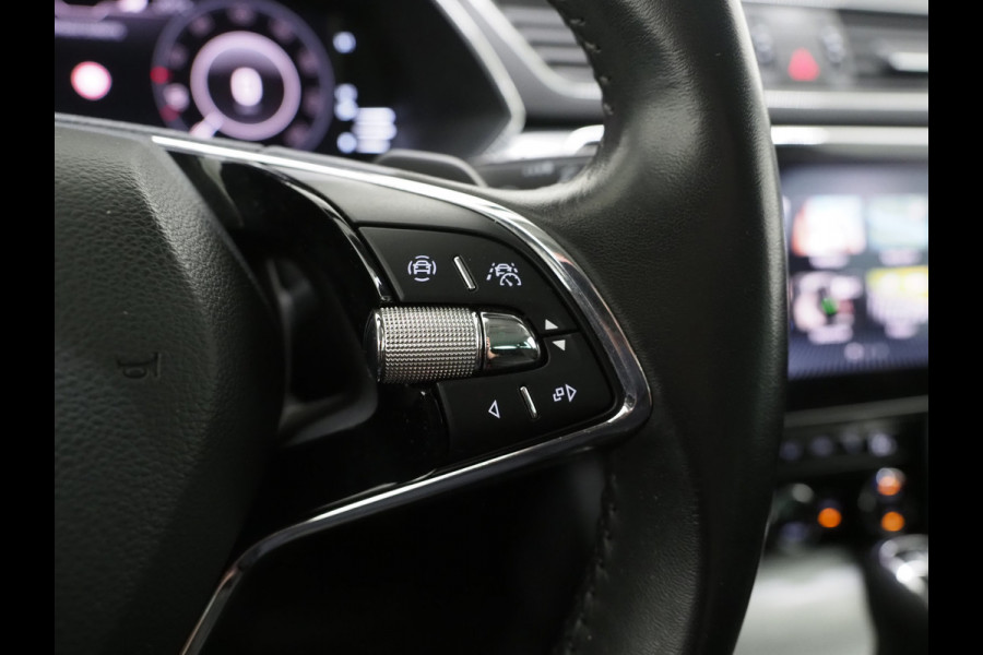 Škoda Superb Combi 1.4 TSI iV 218PK | Trekhaak | Camera | Keyless | Adaptive Cruise | BLIS | DAB | Carplay
