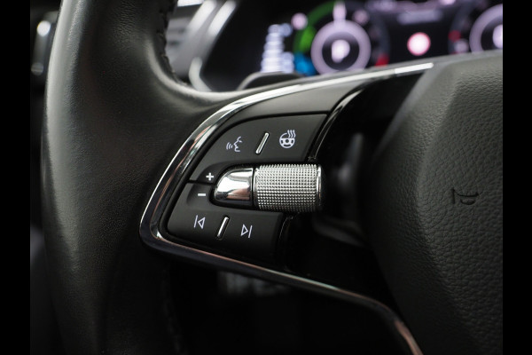 Škoda Superb Combi 1.4 TSI iV 218PK | Trekhaak | Camera | Keyless | Adaptive Cruise | BLIS | DAB | Carplay
