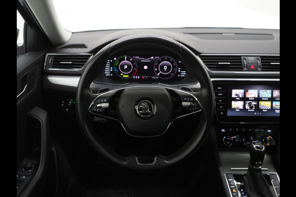 Škoda Superb Combi 1.4 TSI iV 218PK | Trekhaak | Camera | Keyless | Adaptive Cruise | BLIS | DAB | Carplay