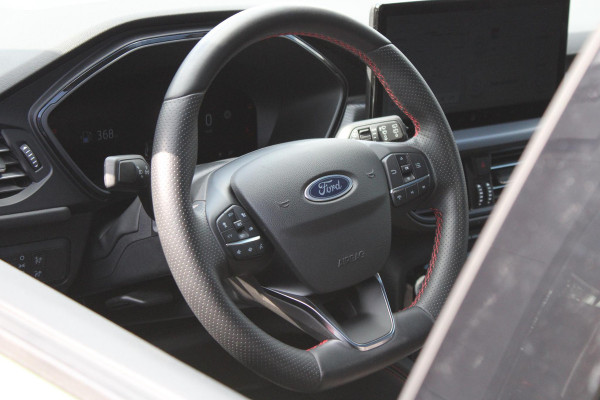 Ford Kuga 2.5 FHEV ST-Line X |190pk | Driver Assistance Pack | Panoramadak | Technology Pack | Geen Stekker nodig | All Season banden