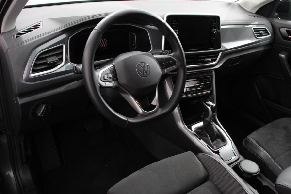 Volkswagen T-Roc 1.5 TSI DSG Style Navigatie Apple Carplay / Android Auto Climate Control Led Digitale Cockpit Adaptive Cruise Control Trekhaak