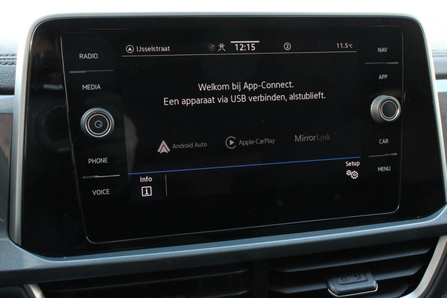 Volkswagen T-Roc 1.5 TSI DSG Style Navigatie Apple Carplay / Android Auto Climate Control Led Digitale Cockpit Adaptive Cruise Control Trekhaak