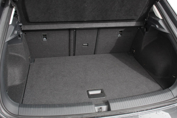 Volkswagen T-Roc 1.5 TSI DSG Style Navigatie Apple Carplay / Android Auto Climate Control Led Digitale Cockpit Adaptive Cruise Control Trekhaak